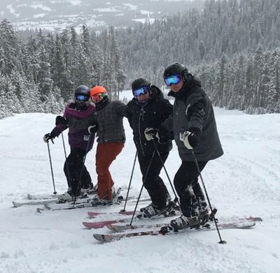 Linda Teittinen skiing